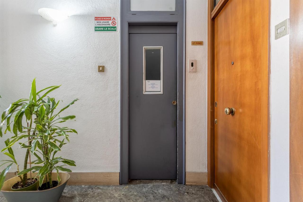 B&B Massimocentro Palermo Exteriör bild
